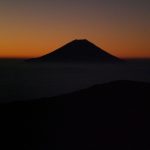 夕日の山